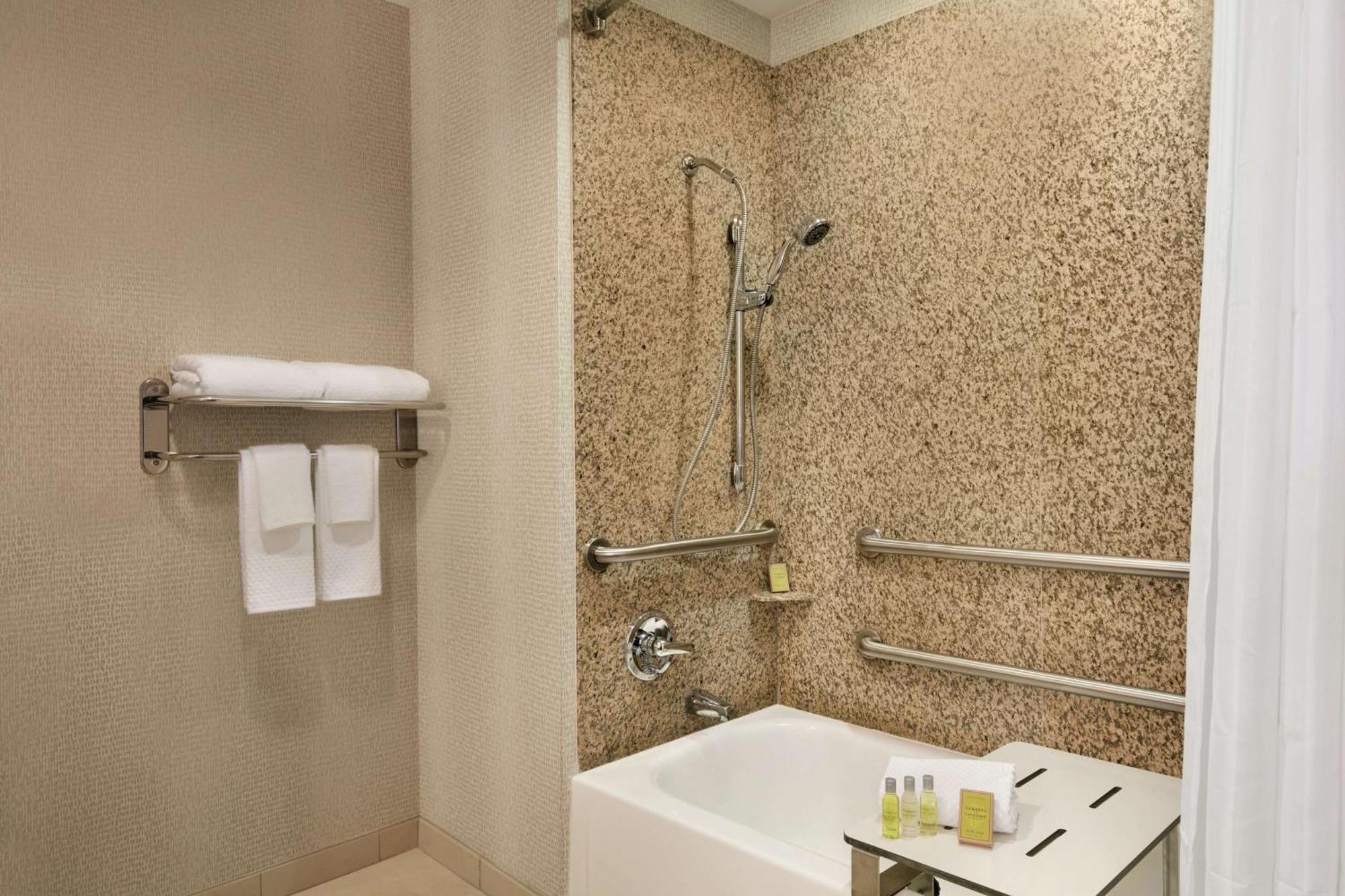 Doubletree By Hilton Atlanta Northeast/Northlake Tucker Dış mekan fotoğraf